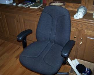 OFFICE CHAIR