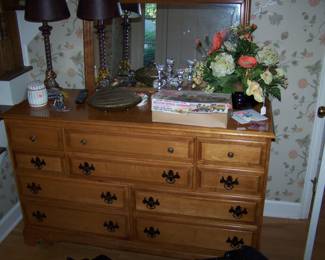 MAPLE DRESSER & MIRROR, PAIR OF BUFFET LAMPS & MISC.
