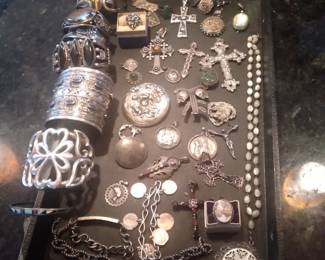 Large quantity of sterling silver heavy jewelry