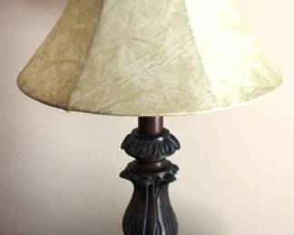 86 - Lamp - 17" tall You are buying a used as-is electric/electronic item. We do not guarantee all components are present, and if it is not expressly stated, it is untested.
