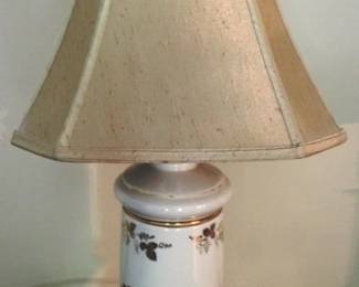 105 - Lamp - 24" tall You are buying a used as-is electric/electronic item. We do not guarantee all components are present, and if it is not expressly stated, it is untested.
