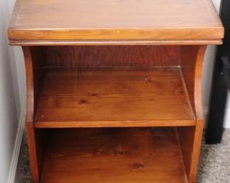 69 - End Table - 24" x 19.5" x 12"
