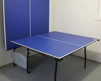 261 - Stats Folding Ping Pong Table w/ Paddles and More
