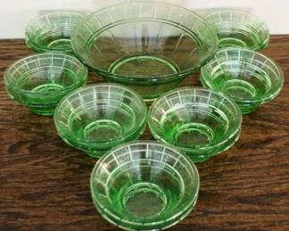 121 - 15 pc. Green Glass Bowls Set - 8" and 4.5" round
