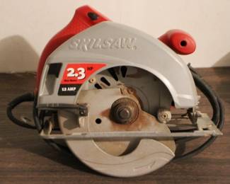 410 - Model 5400 Skilsaw Circular Saw 2.3 HP You are buying a used as-is electric/electronic item. We do not guarantee all components are present, and if it is not expressly stated, it is untested.
