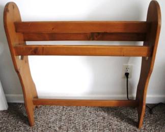 65 - Quilt Rack - 32" x 29.5" x 9"
