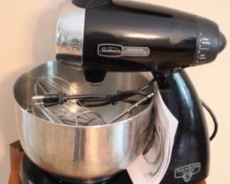 141 - Sunbeam Mixmaster Stand Mixer - 16" tall You are buying a used as-is electric/electronic item. We do not guarantee all components are present, and if it is not expressly stated, it is untested.

