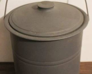 402 - Metal Bucket w/ Lid - 12" x 10.5"

