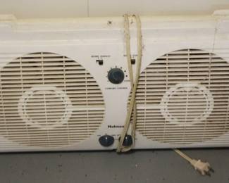 252 - Window Fan - 24" x 13" You are buying a used as-is electric/electronic item. We do not guarantee all components are present, and if it is not expressly stated, it is untested.
