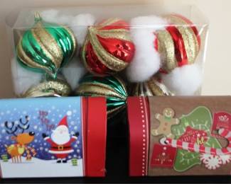 90 - Lot of Assorted Christmas Items
