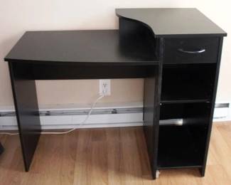 92 - Desk - 33.5" x 18" x 40"
