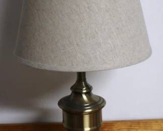 17 - Brass Lamp - 28" tall You are buying a used as-is electric/electronic item. We do not guarantee all components are present, and if it is not expressly stated, it is untested.
