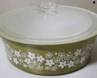 190 - Vintage Crazy Daisy Pyrex Dish w/ Lid - 12" round
