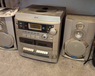 Fox boom box with remote