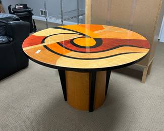 Post Modern table 4 feet in diameter 