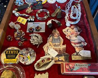 Mechanical valentines
Costume jewelry
1934 Chicago key