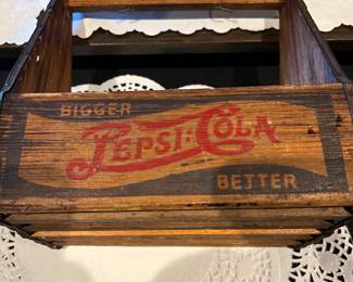Double dot wooden Pepsi bottle carrier ( side has crack )