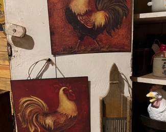 Wood rooster plaques