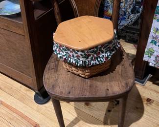 Side chair
Xmas longaberger basket