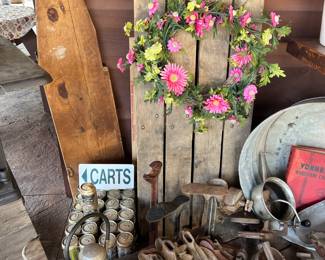 Cast iron shoe lasts