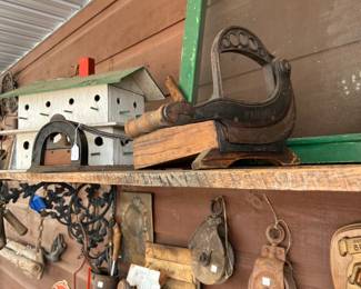 Tobacco plug cutters
Martin bird house
Pulleys