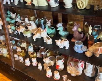 USA, McCoy pastel animal planters