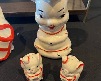 Animal pitcher
Elephant salt & pepper