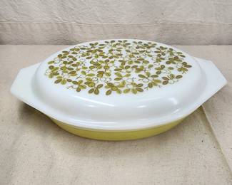 Pyrex Mistletoe Berry Verde Green