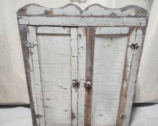 Chippy cabinet