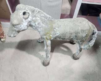 Concrete horse/donkey/pony (missing ears)