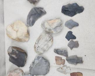 Native American arrow heads, preforms, & knives