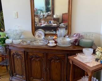 Buffet and mirror