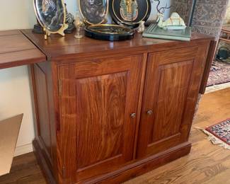 Side buffet w/ extendable side tables.