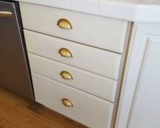 Lower cabinet detail