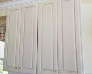 Upper cabinet detail