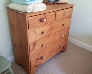 Sturdy wood 5-drawer dresser