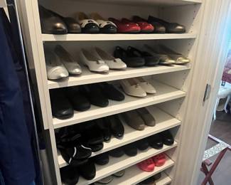 Women's shoes, size 7.5