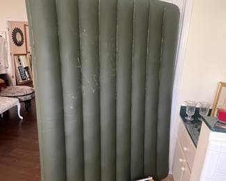 Full size blow up mattress. 