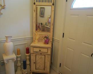 Mirrored hall cabinet - hang your hat