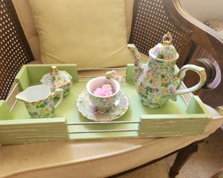 Wonderful tea set with matching tray