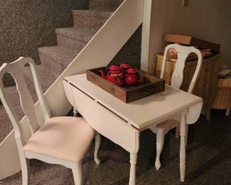 White drop side table, there are actually FOUR of these white and pink chairs 