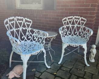 Outdoor patio furniture, vintage!
