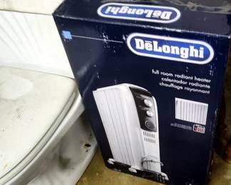 DeLonghi Radiant Heater- NEW IN BOX