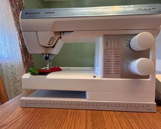 Husqvarna Viking Prelude 360 w/Carrying Case