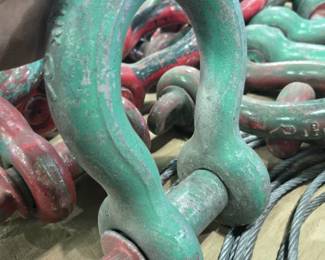 Crosby 1 1/2 5UX Shackle