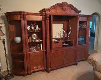 Entertainment center
