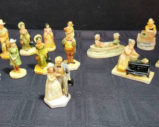  020 Set 14 of Vintage Sebastian Minatures 