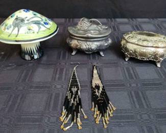 Vintage Keep Sake Collectible More 