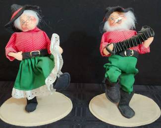  027 Pair 2 of Annalee Doll Dancing Mr  Ms Clause 