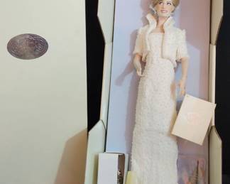 018 Franklin Mint Princess Diana Porcelain Figurine 